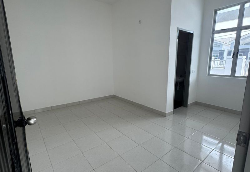 Kulai /Bandar Putra /Jalan Bayan 3 ✅Super big Single Storey Endlot House / Brand New Unit