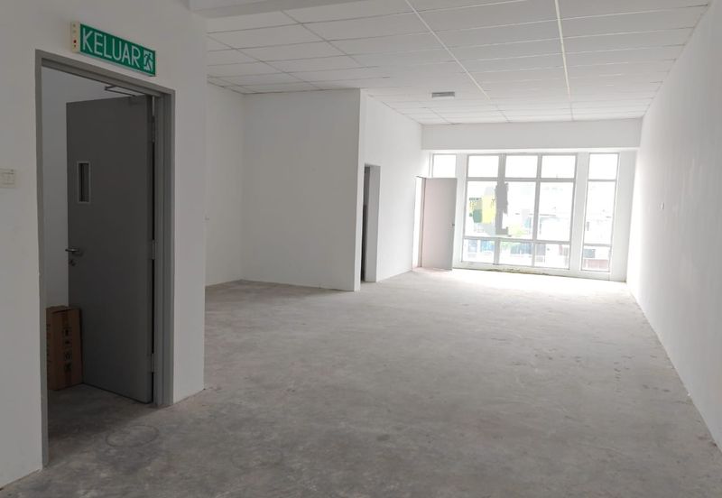 Kulai Senai / Taman Scientex Utama /  📍Jalan Persiaran Scientex Utama /3-Storey Shop Office / Facing Main Road