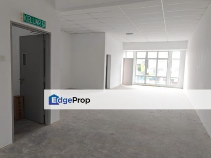 Kulai Senai / Taman Scientex Utama /  📍Jalan Persiaran Scientex Utama /3-Storey Shop Office / Facing Main Road, Johor, Senai