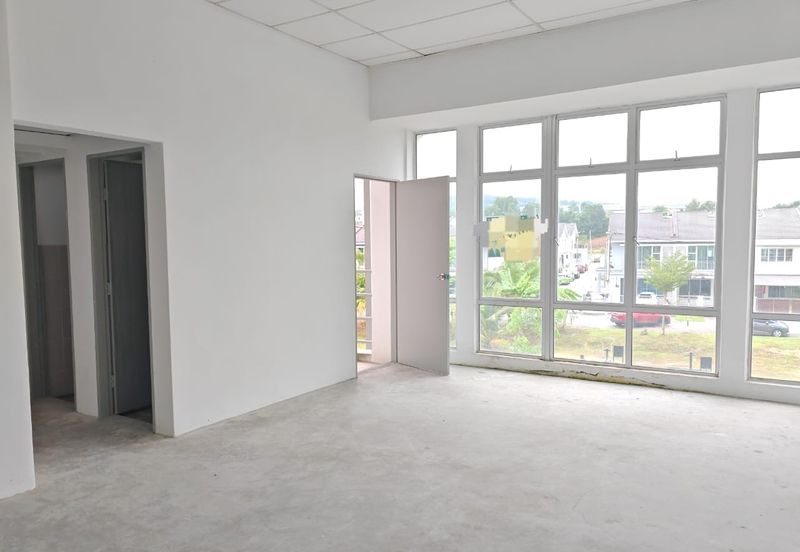 Kulai Senai / Taman Scientex Utama /  📍Jalan Persiaran Scientex Utama /3-Storey Shop Office / Facing Main Road