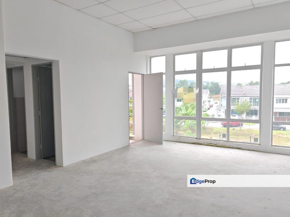 Kulai Senai / Taman Scientex Utama /  📍Jalan Persiaran Scientex Utama /3-Storey Shop Office / Facing Main Road, Johor, Senai