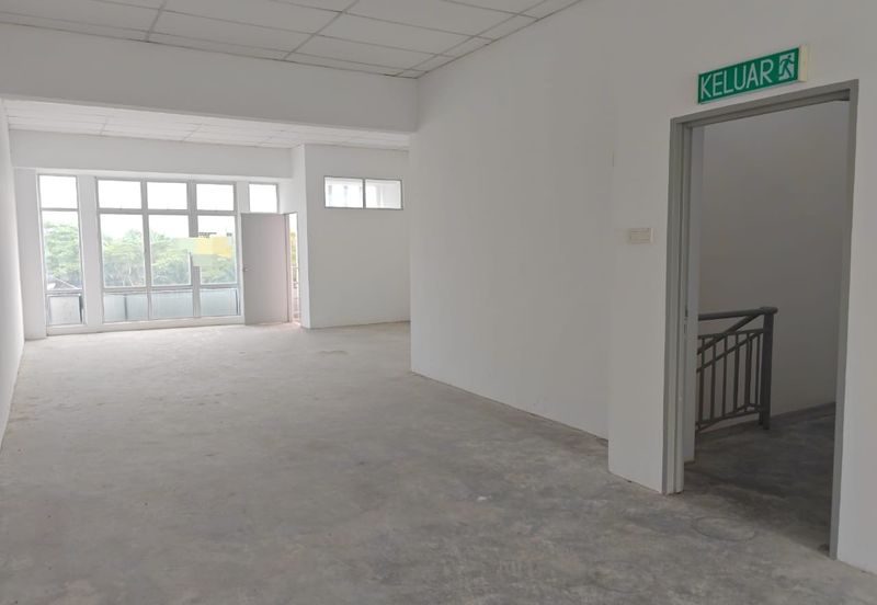 Kulai Senai / Taman Scientex Utama /  📍Jalan Persiaran Scientex Utama /3-Storey Shop Office / Facing Main Road