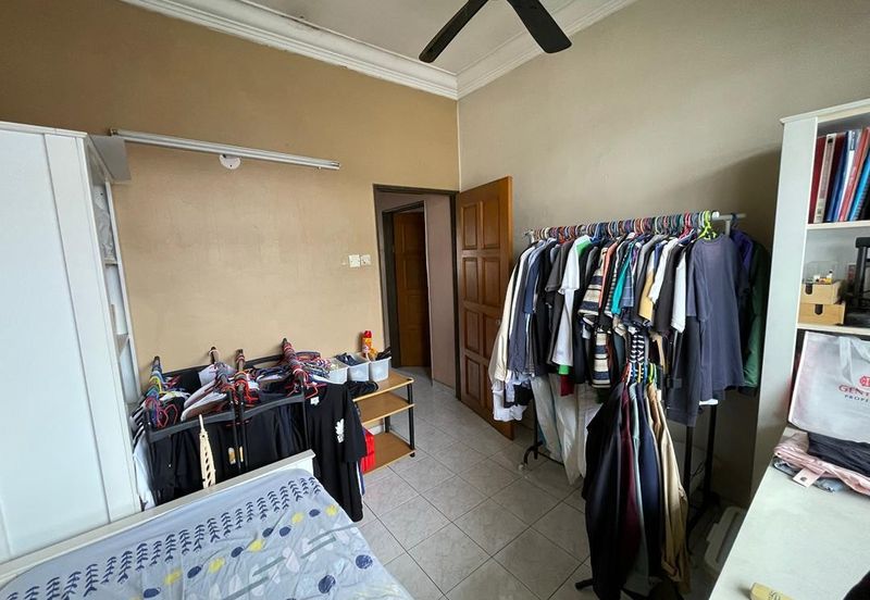 Kulai / Taman Sungai Emas / Jalan Budiman 6 / Double Storey House 