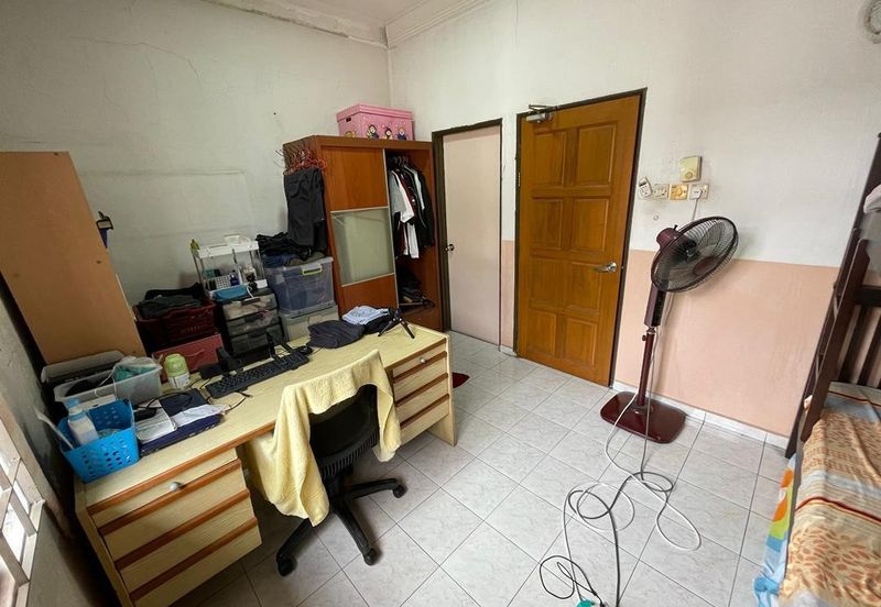 Kulai / Taman Sungai Emas / Jalan Budiman 6 / Double Storey House 