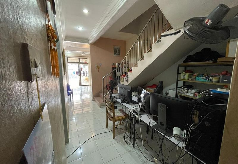 Kulai / Taman Sungai Emas / Jalan Budiman 6 / Double Storey House 