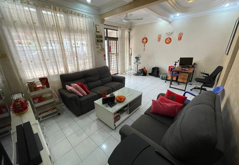 Kulai / Taman Sungai Emas / Jalan Budiman 6 / Double Storey House 