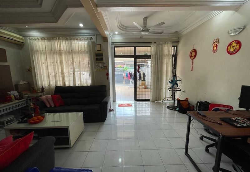Kulai / Taman Sungai Emas / Jalan Budiman 6 / Double Storey House 
