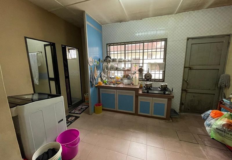 Kulai / Taman Sungai Emas / Jalan Budiman 6 / Double Storey House 