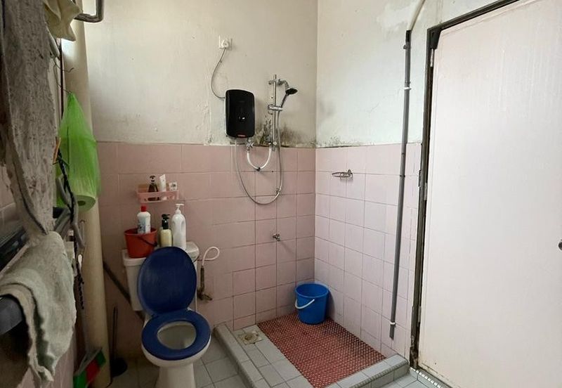 Kulai / Taman Sungai Emas / Jalan Budiman 6 / Double Storey House 