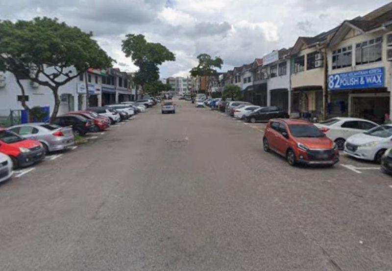 Johor Bahru / Taman Molek  / Jalan Molek ▶ 2 Storey Shop Lot (Corner lot)