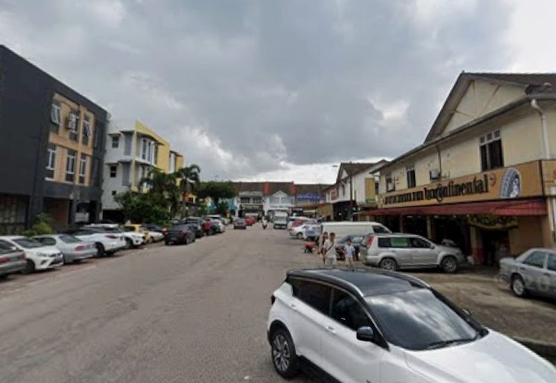 Johor Bahru / Taman Molek  / Jalan Molek ▶ 2 Storey Shop Lot (Corner lot)