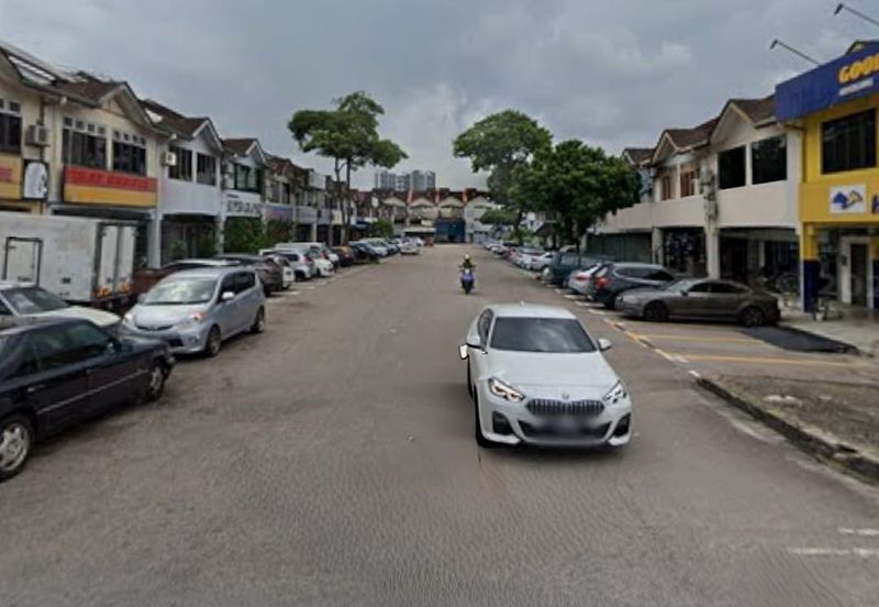 Johor Bahru / Taman Molek  / Jalan Molek ▶ 2 Storey Shop Lot (Corner lot)