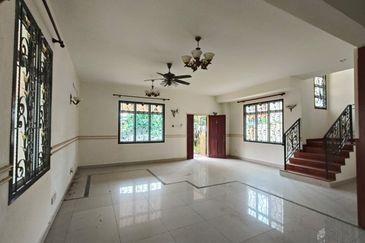 Kulai Bandar Putra / Jalan Kempas / Double Storey Semi-D / Unblock view