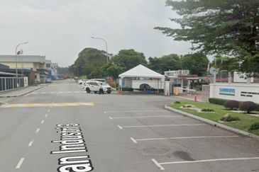  Pekan Nenas / Taman Perindustrian / 1.5 storey terrace factory / Light industry /  2 unit