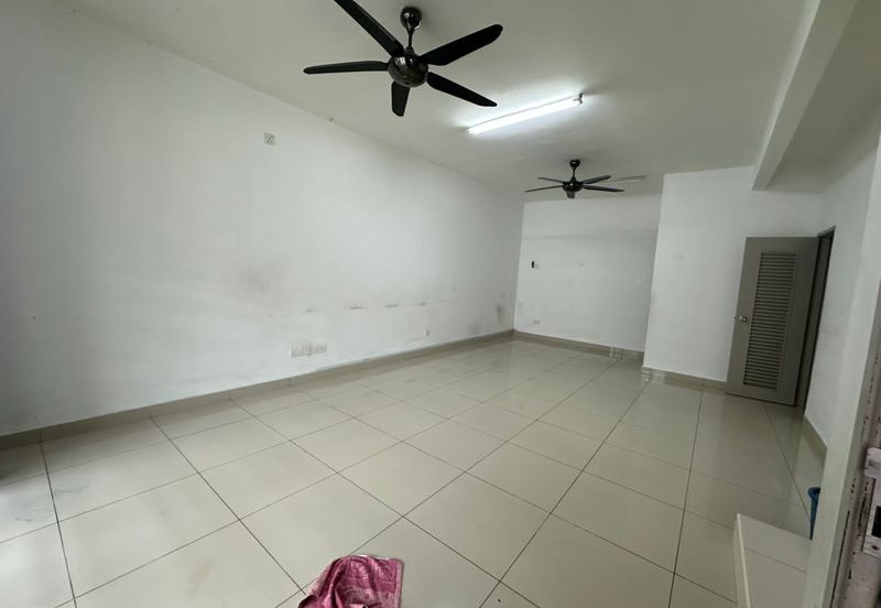 Ulu Tiram / Bandar Tiram / Jalan xx/11 / Double Storey Terrace House