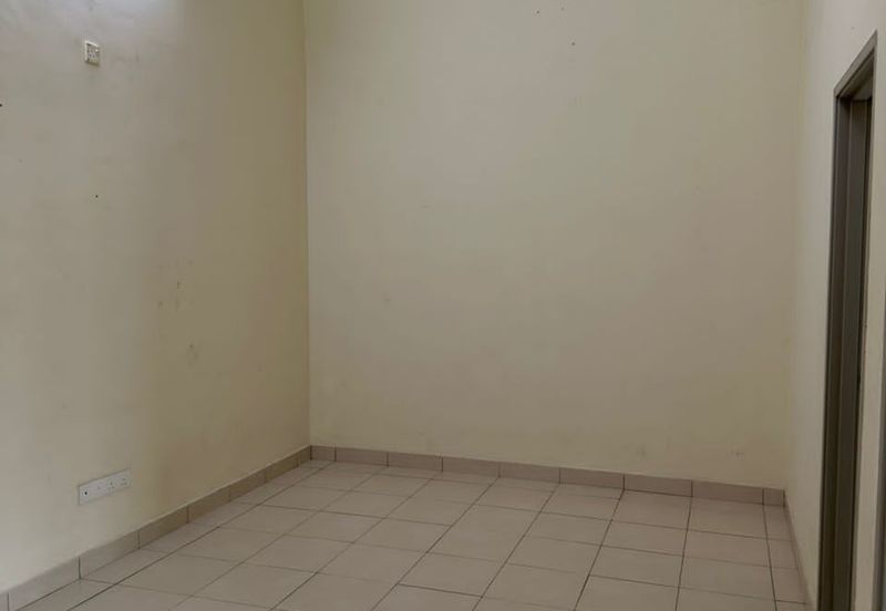 Ulu Tiram / Bandar Tiram / Jalan xx/11 / Double Storey Terrace House