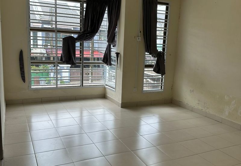 Ulu Tiram / Bandar Tiram / Jalan xx/11 / Double Storey Terrace House