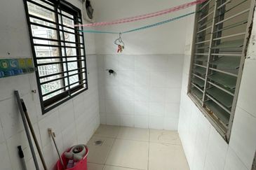 Ulu Tiram / Bandar Tiram / Jalan xx/11 / Double Storey Terrace House