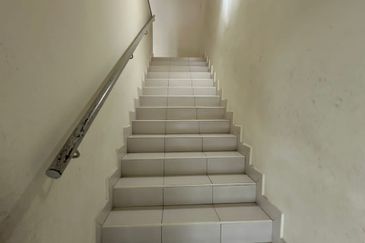 Ulu Tiram / Bandar Tiram / Jalan xx/11 / Double Storey Terrace House