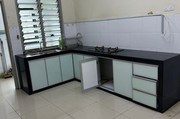 Ulu Tiram / Bandar Tiram / Jalan xx/11 / Double Storey Terrace House