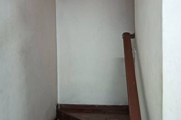 Johor Bahru / Tampoi / Taman Mewah Ria / Double Storey Terrace