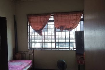 Johor Bahru / Tampoi / Taman Mewah Ria / Double Storey Terrace