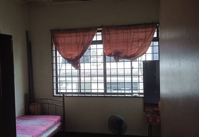 Johor Bahru / Tampoi / Taman Mewah Ria / Double Storey Terrace