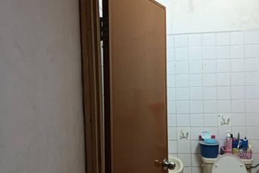 Johor Bahru / Tampoi / Taman Mewah Ria / Double Storey Terrace