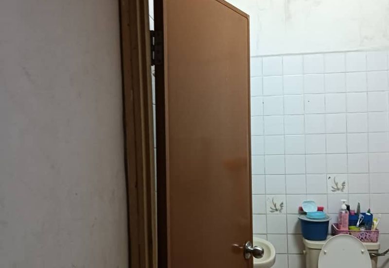 Johor Bahru / Tampoi / Taman Mewah Ria / Double Storey Terrace