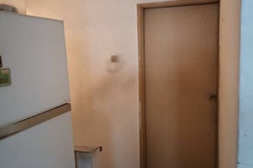 Johor Bahru / Tampoi / Taman Mewah Ria / Double Storey Terrace