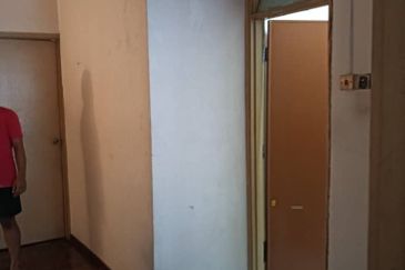 Johor Bahru / Tampoi / Taman Mewah Ria / Double Storey Terrace