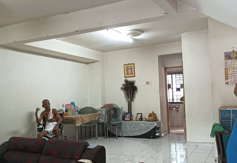 Johor Bahru / Tampoi / Taman Mewah Ria / Double Storey Terrace