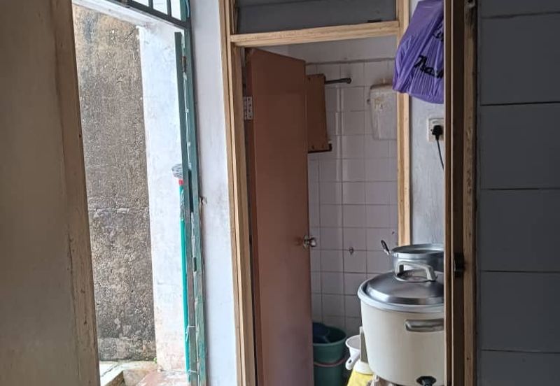 Johor Bahru / Tampoi / Taman Mewah Ria / Double Storey Terrace