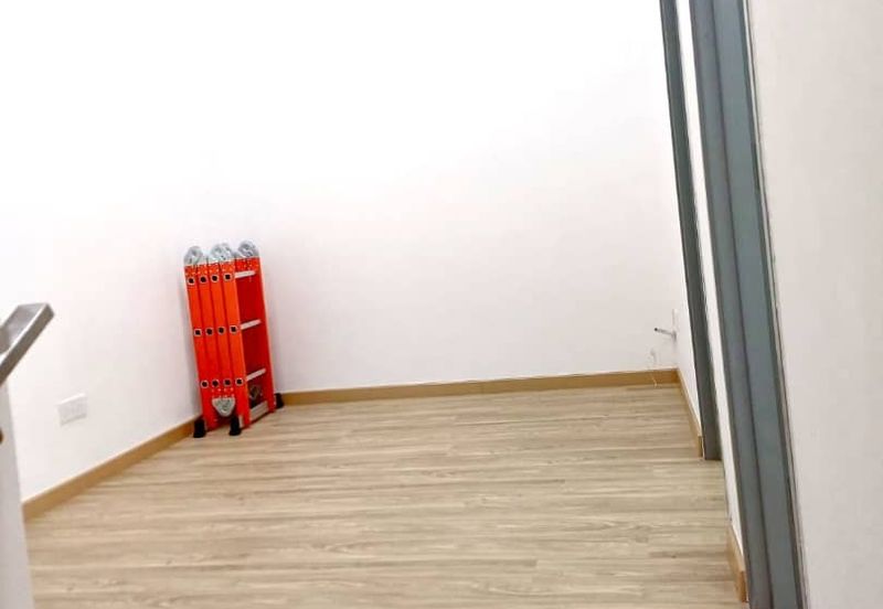 Skudai / Kangkar Pulai / La Garden Pulai Jaya / Double Storey Terrace House 