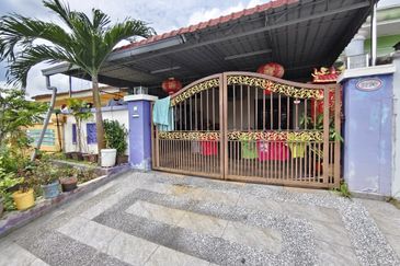 Kulai Bandar Putra / Jalan Kenari / Single Storey Terrace House