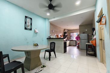 Kulai Bandar Putra / Jalan Kenari / Single Storey Terrace House