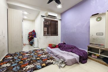 Kulai Bandar Putra / Jalan Kenari / Single Storey Terrace House