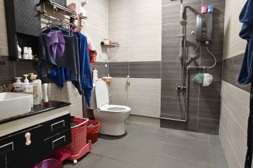 Kulai Bandar Putra / Jalan Kenari / Single Storey Terrace House