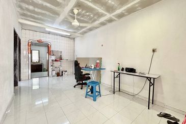 Skudai / Taman Universiti / Jalan Kejayaan / Big Land Single Storey Low Cost 