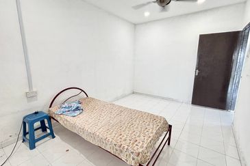 Skudai / Taman Universiti / Jalan Kejayaan / Big Land Single Storey Low Cost 