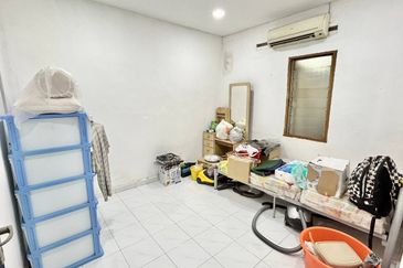 Skudai / Taman Universiti / Jalan Kejayaan / Big Land Single Storey Low Cost 