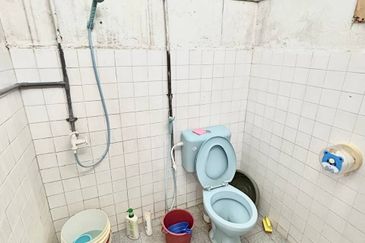 Skudai / Taman Universiti / Jalan Kejayaan / Big Land Single Storey Low Cost 