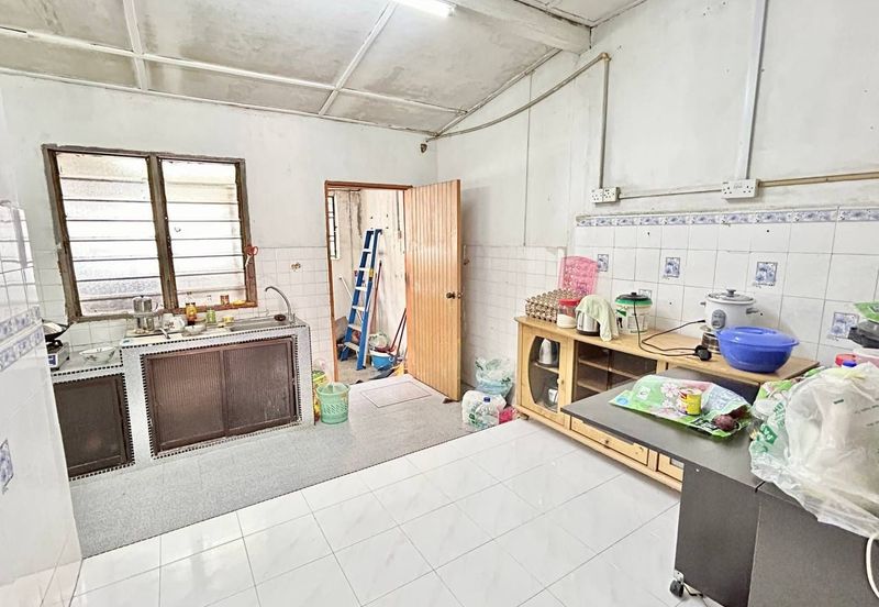 Skudai / Taman Universiti / Jalan Kejayaan / Big Land Single Storey Low Cost 