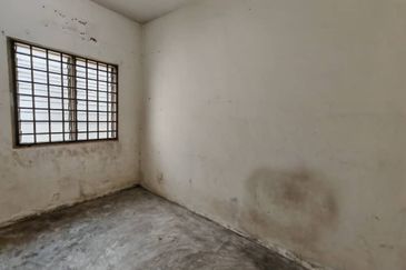 Kulai Bandar Indahpura / Jalan Teratai 36 /Double Storey House Unblock View 