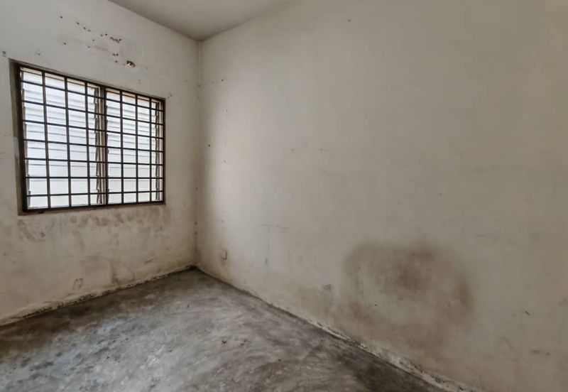 Kulai Bandar Indahpura / Jalan Teratai 36 /Double Storey House Unblock View 