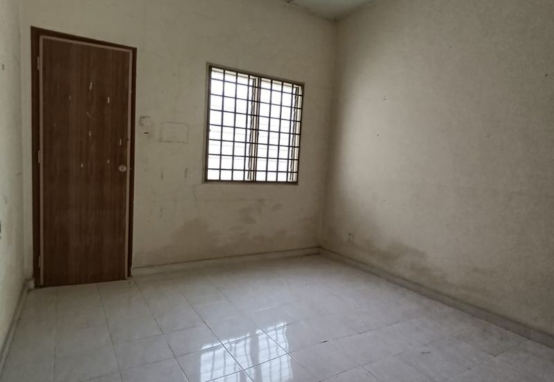 Kulai Bandar Indahpura / Jalan Teratai 36 /Double Storey House Unblock View 