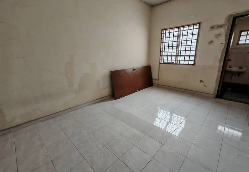 Kulai Bandar Indahpura / Jalan Teratai 36 /Double Storey House Unblock View 