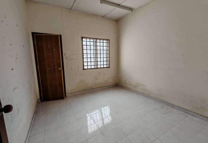 Kulai Bandar Indahpura / Jalan Teratai 36 /Double Storey House Unblock View 