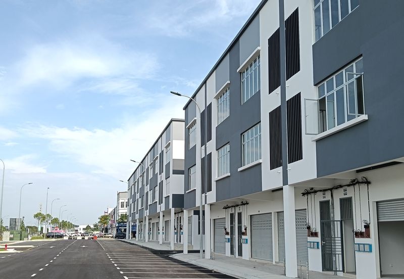 Kulai Indahpura / Jalan Kiambang / Vervo City / Shoplot Corner Lot / Ground Floor & 1st Floor only