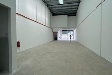 Kulai / Bandar Indahpura/ Jalan Kiambang/ Stellar Park Terrace Factory / Light Industry